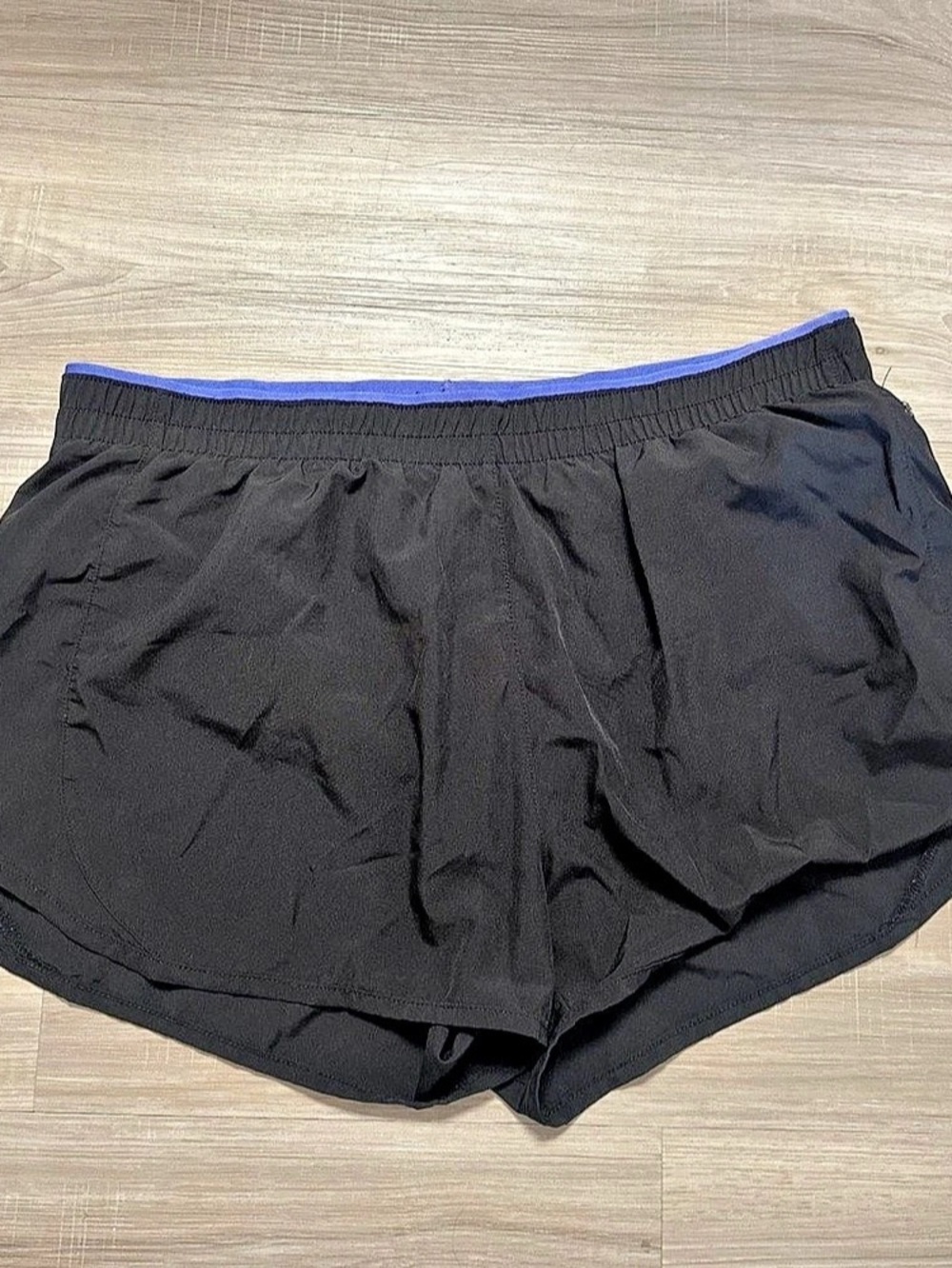 ASICS Athletic Shorts in Black & Purple Size Large Like New
